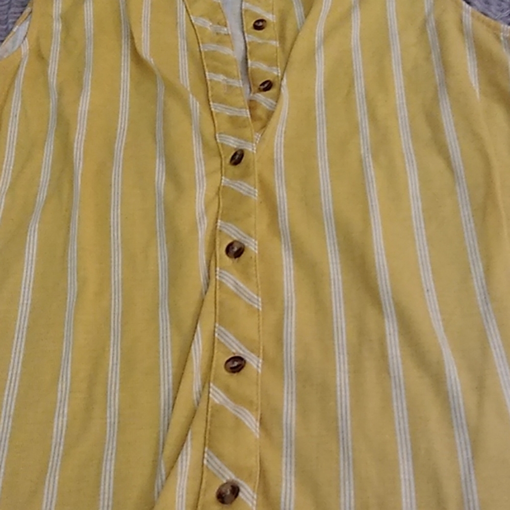 Shirt - Picture 3 of 3
